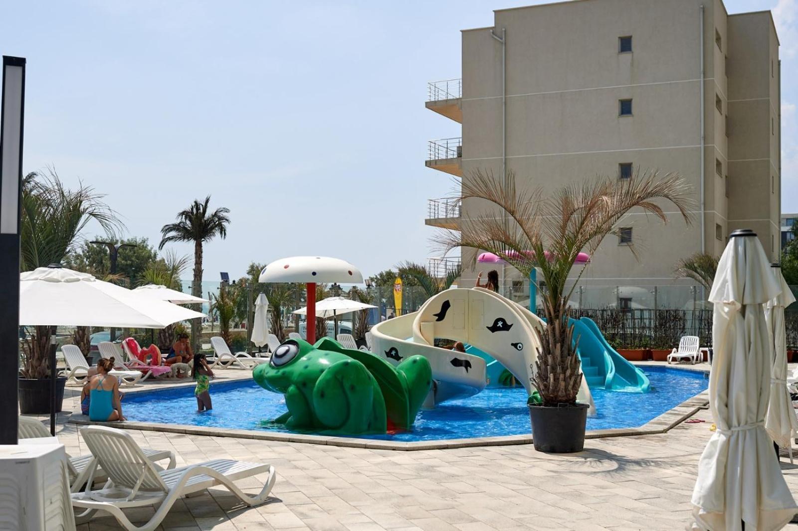 Evelyn'S Apartment Spa&Pool Beach Resort Mamaia Exterior foto
